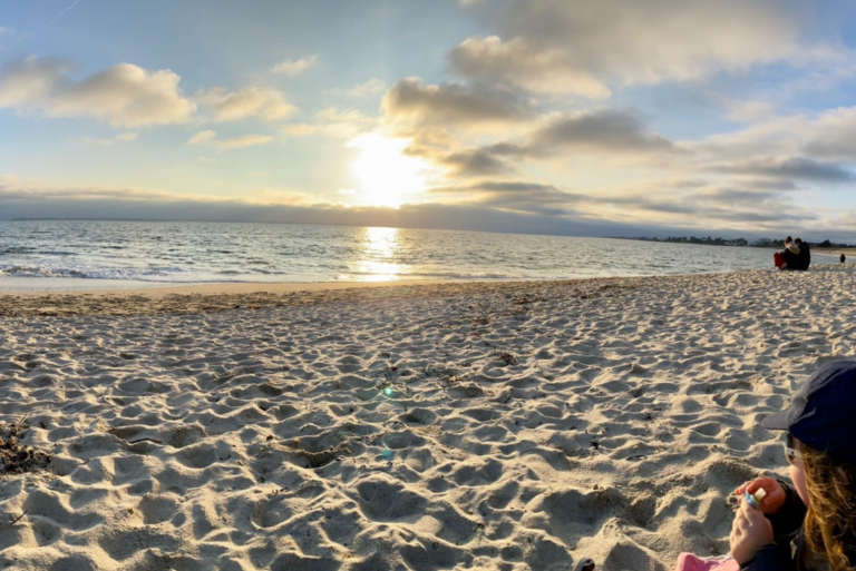 56 MORBIHAN Plage Kerguelen Soleil enfant gouter 2022